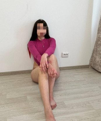 Я Марго, опытная и разносторонняя проститутка из Москвы. Мои услуги включают индивидуальное сопровождение, эротический массаж и незабываемый секс. Я с легкостью создаю идеальную атмосферу утехи и наслаждения. Отзывы моих довольных клиентов говорят о моих навыках ичтении желаний. Кроме того, я обладаю потрясающей коллекцией фотографий, которые подчеркнут мою красоту и женственность. Разрешите себе насладиться моей компанией в Москве, и я позабочусь о создании восхитительных моментов для нас обоих. 3515, 23 года